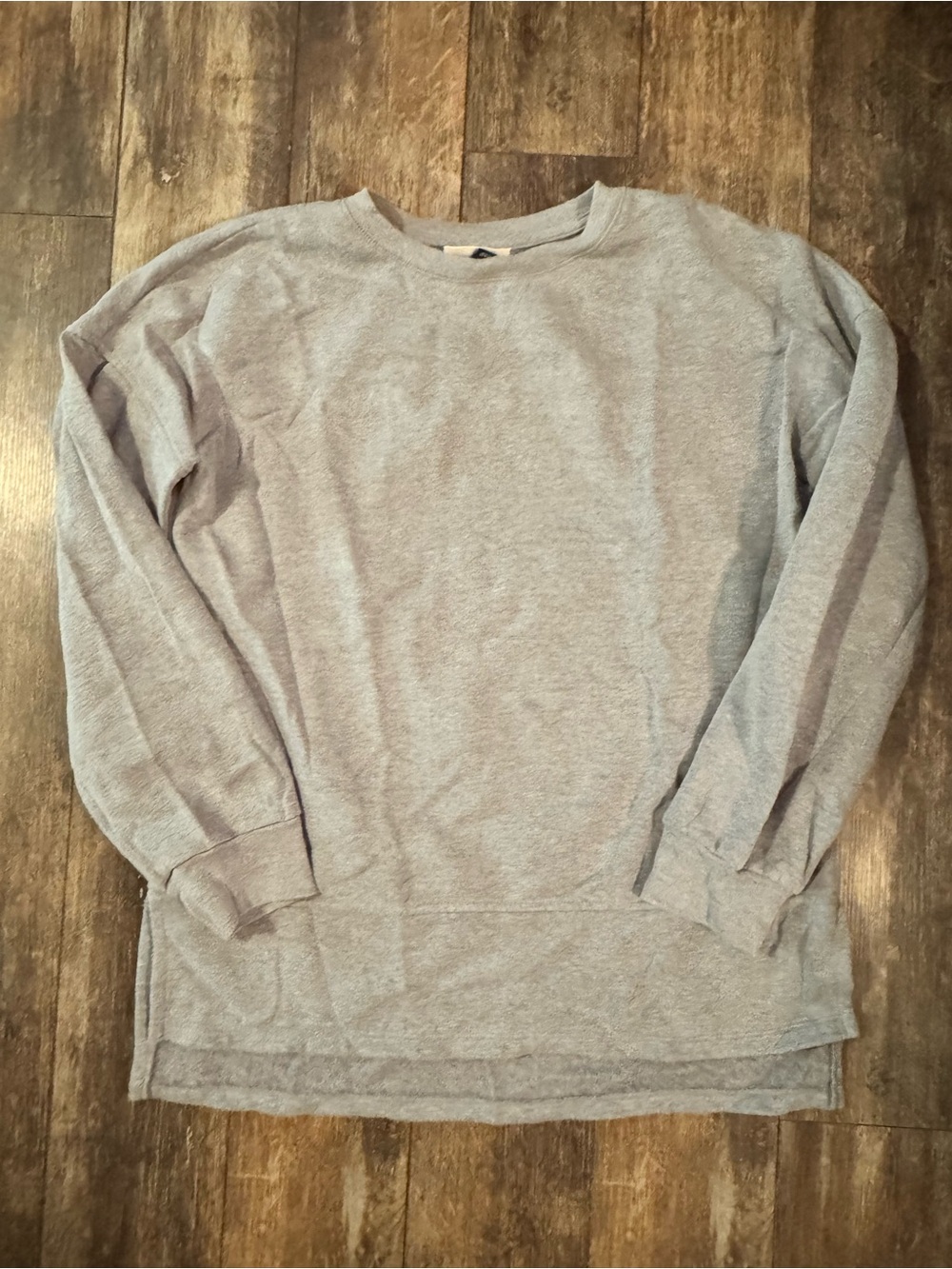 Universal Thread Light Gray Crewneck Sweatshirt